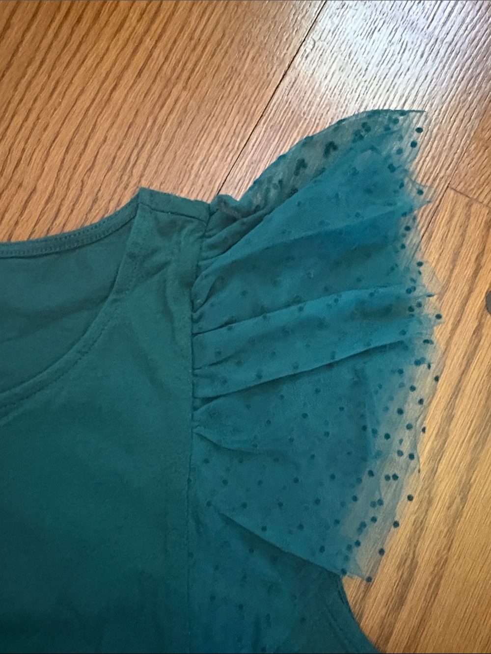 Polka-Dot Ruffle-Shoulder Tank Top - Picture 4 of 5